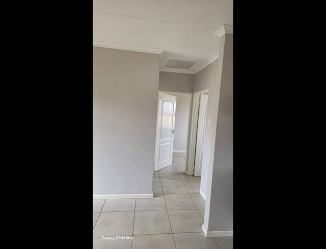 2 bed property to rent in SHARON PARK